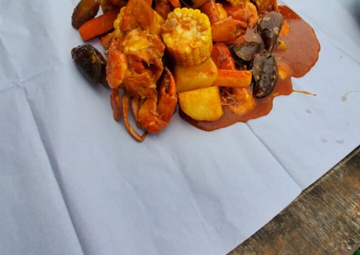 Pantai Lampuuk: Destinasi Kuliner Laut Favorit di Ujung Barat Indonesia