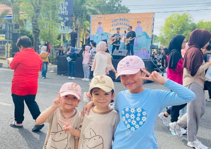 Tawa Abang Fatih dan Keluarga di Car Free Day Banda Aceh yang Penuh Warna