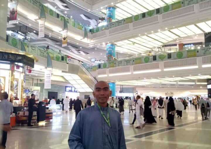 Kemegahan Mall di Samping Masjidil Haram Dari Parfum Branded hingga Busana Islami