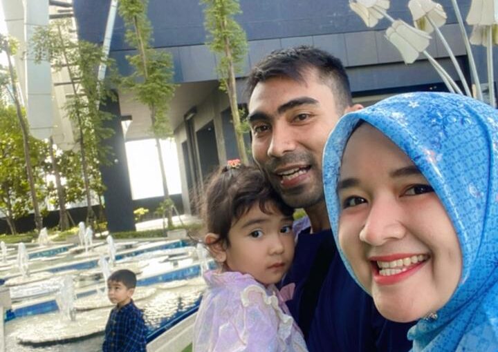 Bahagia Itu Sederhana Potret Kebersamaan Keluarga Ulil Bang Arab